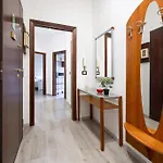 Poggio Bright Urban Apartment